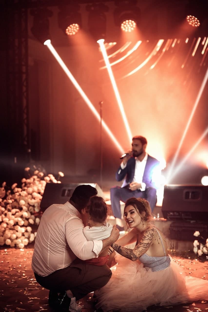 Баснословные деньги: стало известно, сколько было потрачено на венчание известного блогера